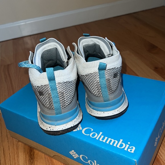 Women’s Columbia Hiking Shoes - Picture 3 of 6